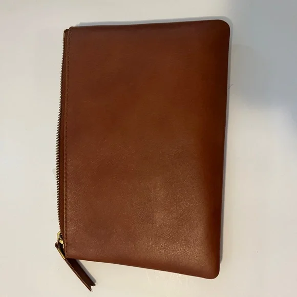 Madewell leather “the pouch” clutch - Picture 3 of 13
